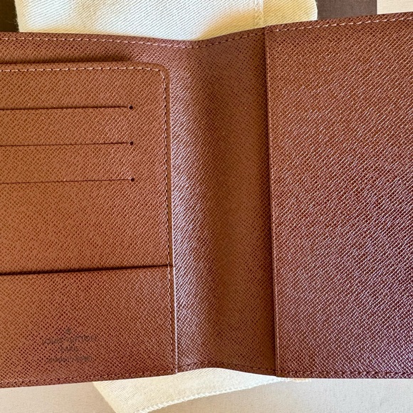 Louis Vuitton Monogram Passport Cover - Picture 8 of 14